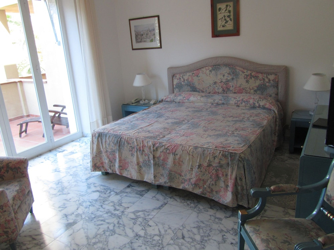 Bedroom 2, President, Lucca