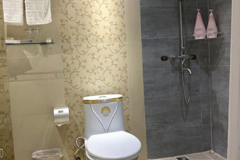 Bathroom 4, Moon Palace Hotel Huizhou, Huizhou