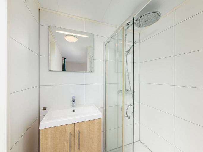 Bathroom, Modern Lodge With two Bathrooms, Near the Beach, Zijpe