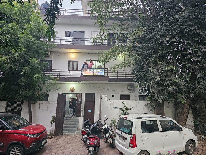Exterior & Views 1, Green Park - Homestay, West