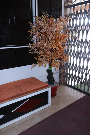 Others 5, Shri Anand Hotel Berinag, Pithoragarh