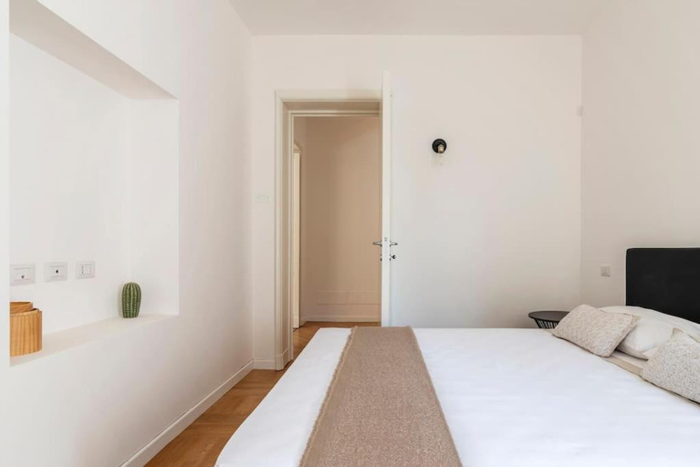 Bedroom 2, Zefiro Flexyrent apt. A.C., Parking close to beach, Genova