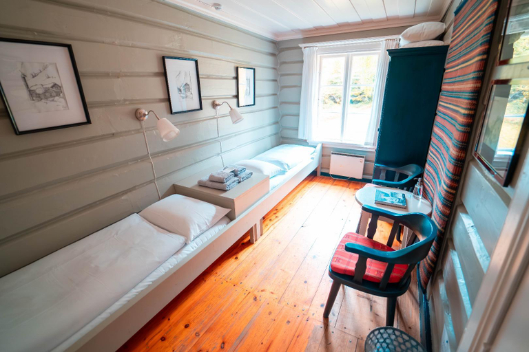 Bedroom 5, Roisheim, Lom