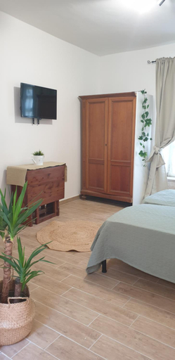 Others 5, IL GIARDINETTO di Dilyana, Viterbo