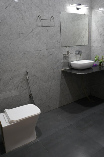 Bathroom 5, Hotel Green Park, Korba