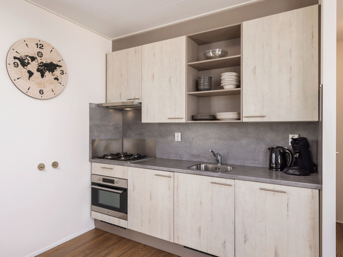 Private kitchen, Modern Lodge With two Bathrooms, Near the Beach, Zijpe