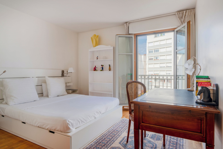 Bedroom 3, Beaudelaire Center Residence, Paris