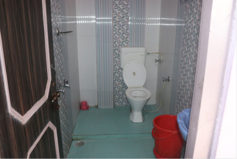 Bathroom 4, Shri Anand Hotel Berinag, Pithoragarh