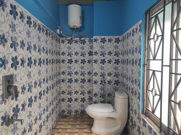 Bathroom, Raj Hotel, Baksa