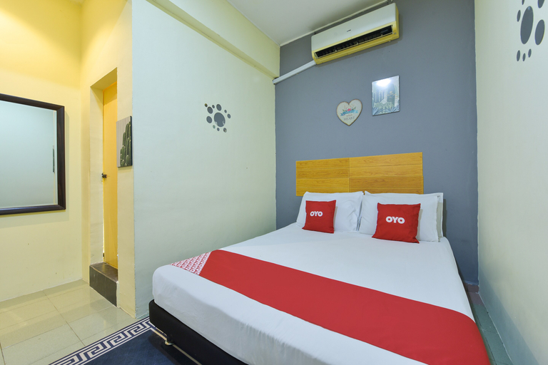 Dimensi Hotel Room Type - Standard Queen Room