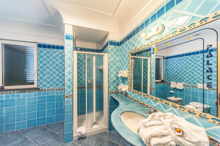 Bathroom 3, Aragona Palace Hotel & Spa, Napoli