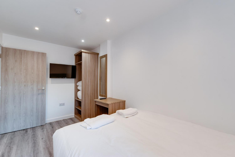 Others 2, Liverpool Short Stay Apartments, Sefton