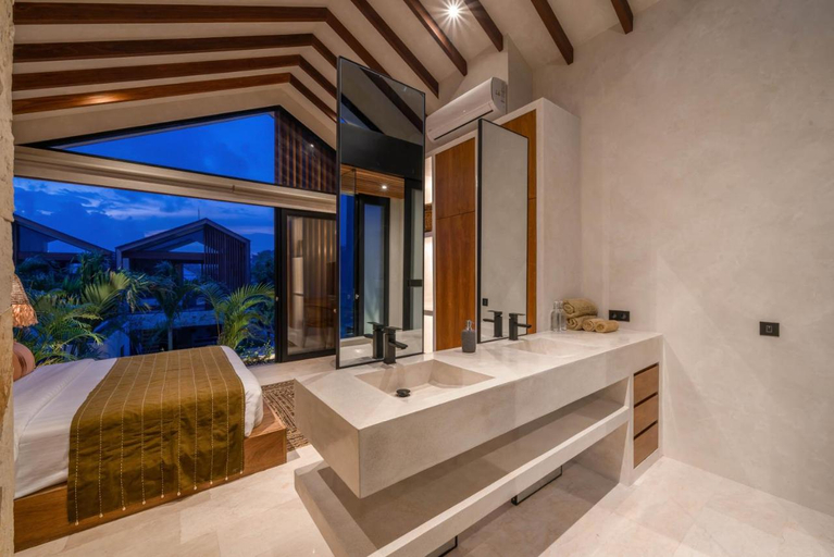 Bathroom 2, Villa Naoki - 1BR Architectural Gem Next to The Beach in Canggu, Badung