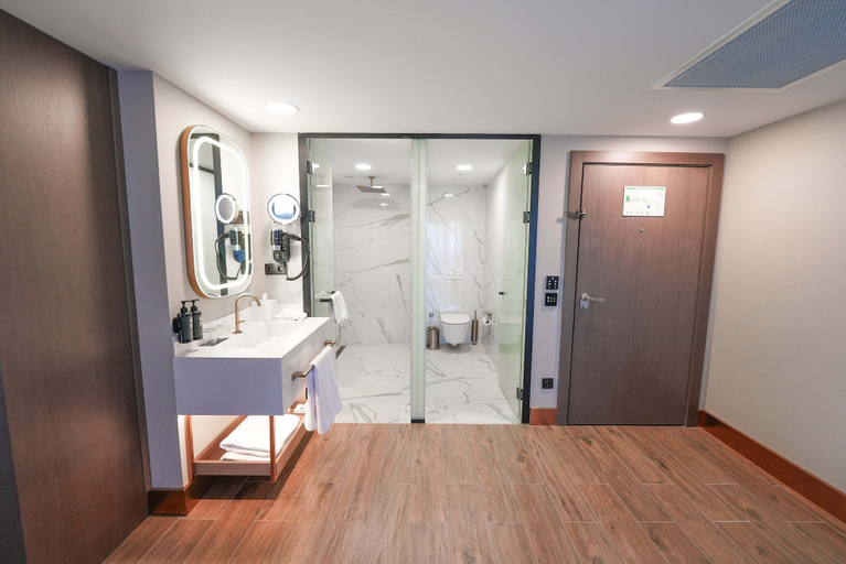 Bathroom 5, Boreas Hotel & SPA, Trademark Collection by Wyndham, Çankaya