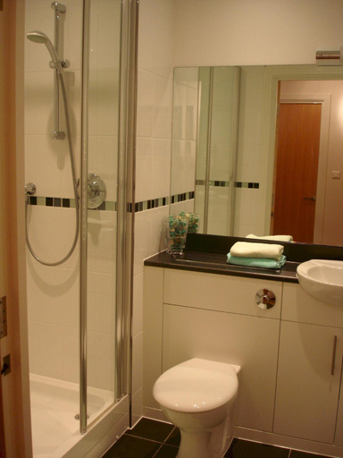 Bathroom 4, The Spires Serviced Apartments Birmingham, Birmingham