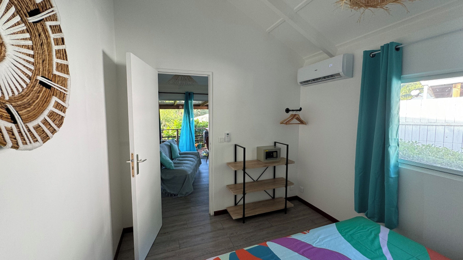 Bedroom 4, Moemiti