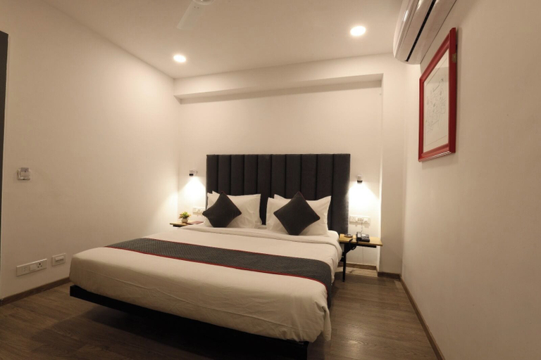 Bedroom 3, Hotel Triton, Nashik