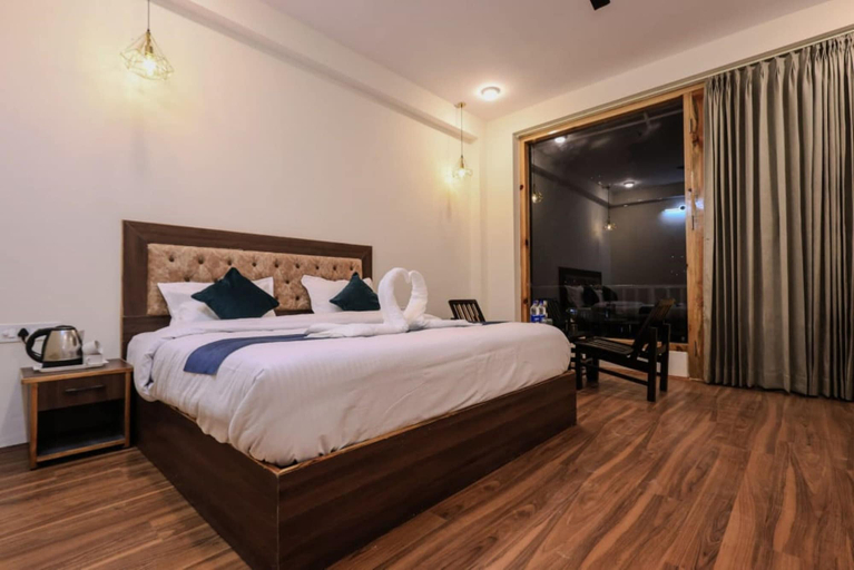 Bedroom 2, Goroomgo Mareema Non Veg Hotel Manali, Kullu