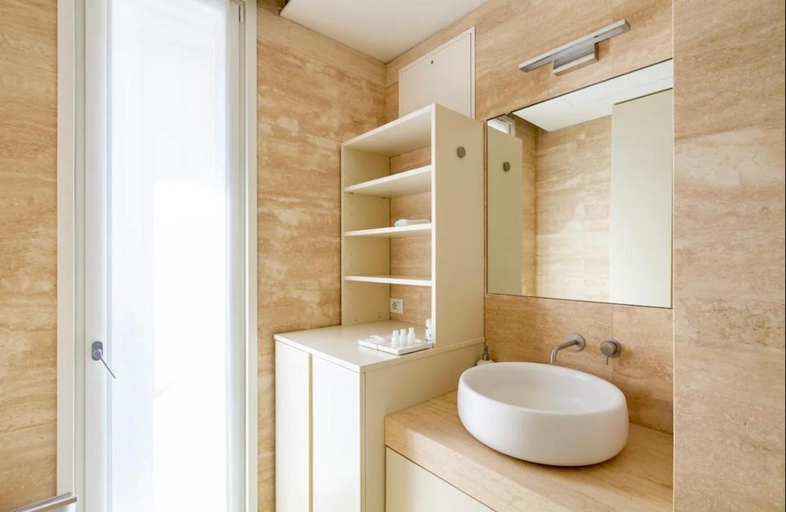Others 2, Luxury Apartment Milan Central, Milano