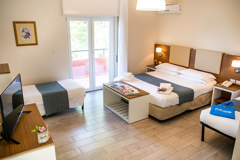 Bedroom 3, Amareclub Casarossa, Crotone