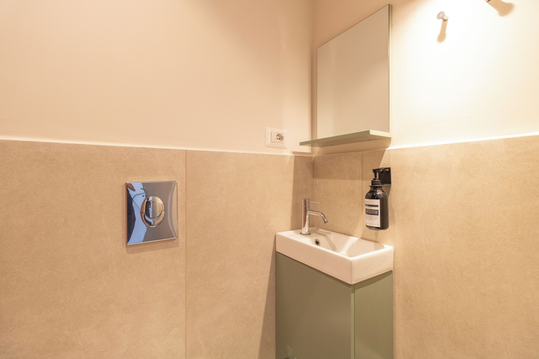 Bathroom 5, Cunabu Emilio, Rome