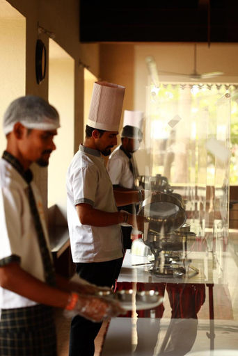 Food & Drinks 4, Pinewood Resort, Raigarh