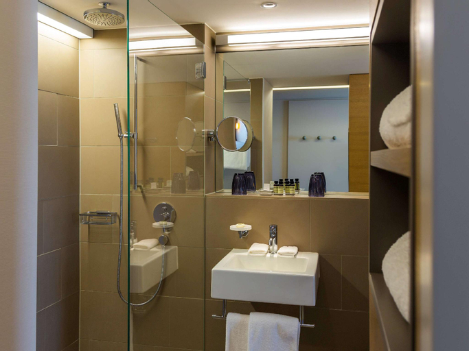 Bathroom 8