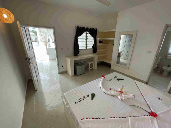 Bathroom 4, Watamu Ascot Hotel, Kilifi North