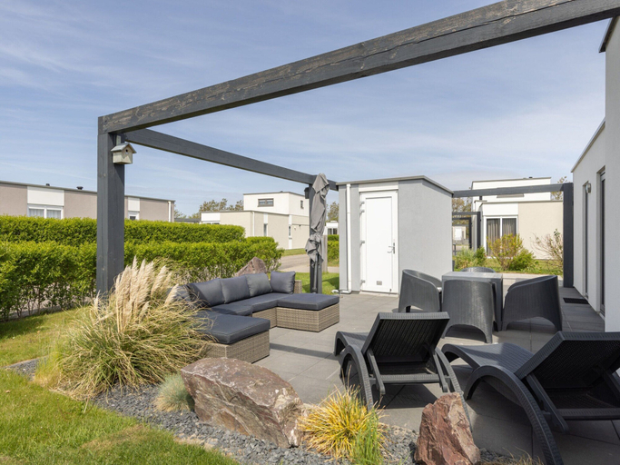 Exterior, Modern Lodge With two Bathrooms, Near the Beach, Zijpe