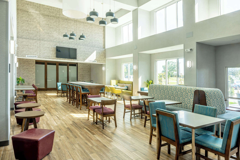 Food & Drinks 5, Hampton Inn & Suites Cleburne, Johnson