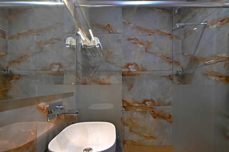 Bathroom, Hotel Golden Stay, Amritsar