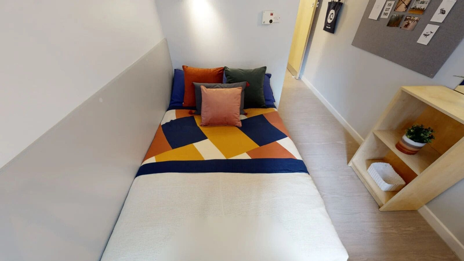 Bedroom 5, Great Newton House, Sefton