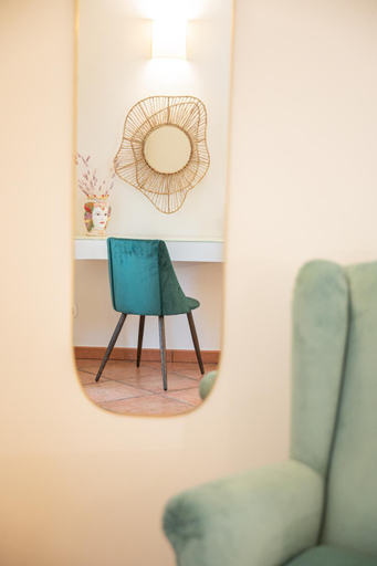 Others 3, DONNA FRANCA, Messina
