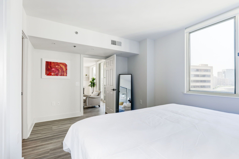 Elegant 2BR Apartment - Minutes to D.C., Arlington