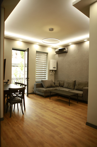 Others 5, Villa 83, Yerevan