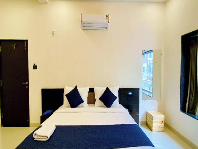 Bedroom 4, Hotel URS Palace, Indore