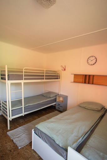 Bedroom 3, Camp Dzban, Praha 6