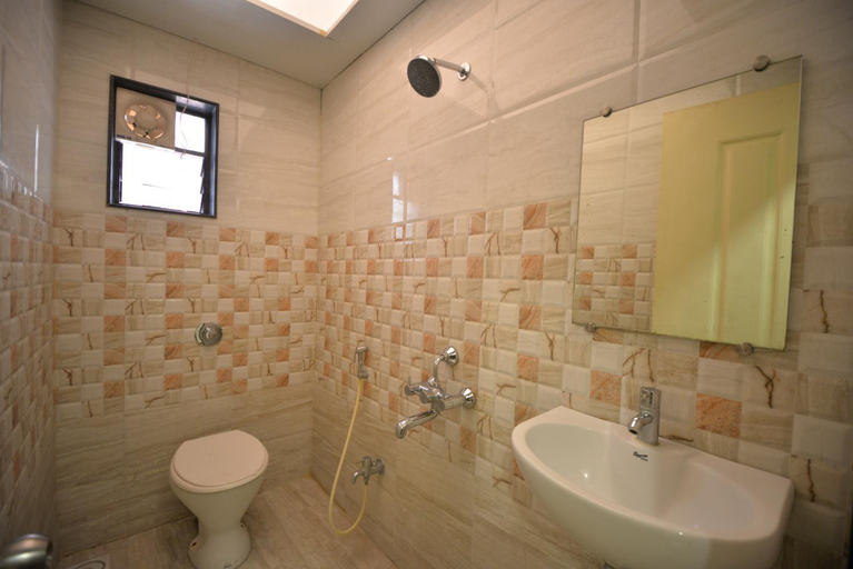 Bathroom 4, Hotel Radhekrishna, Solapur
