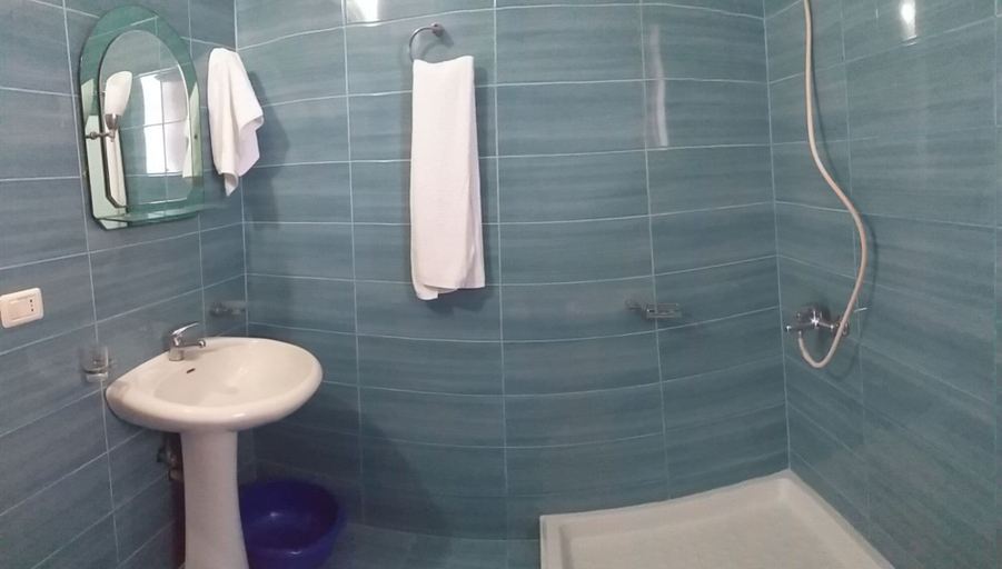 Bathroom 4, Makla Apartaments, Sarandës