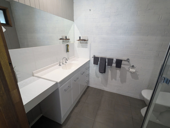 Bathroom 3, Kyabram Country Motel, Campaspe - Kyabram