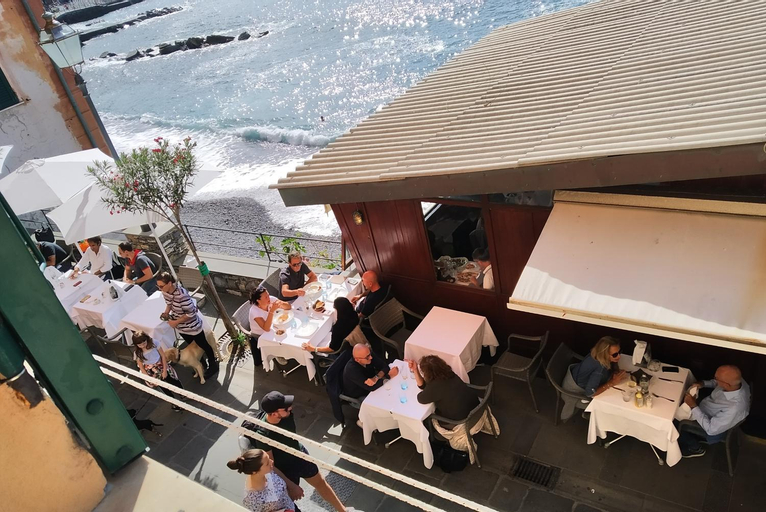 Others 4, Le Finestre sul mare, Genova