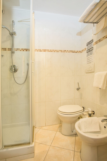 Bathroom 3, Hotel Angelica, Florence