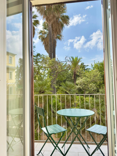 Others 5, B&B Cellini, Salerno