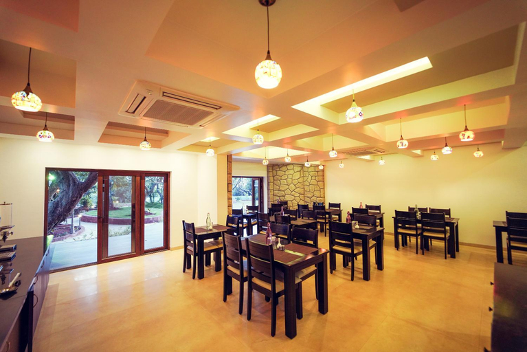 Food & Drinks 5, Tranquil resort and spa, Satara