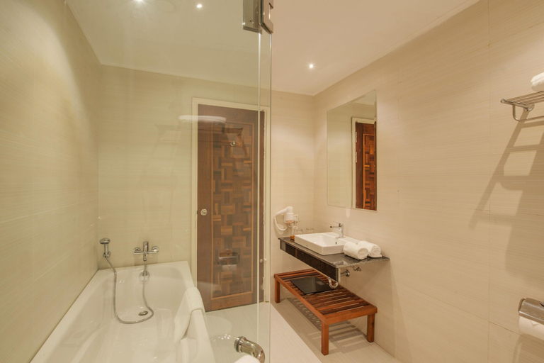 Bathroom 5, Sokha Palace Siem Reap Hotel, Siem Reap