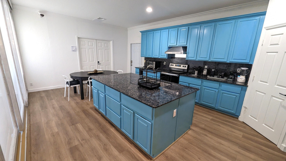 Others 4, Rent W Palm Beach, Palm Beach