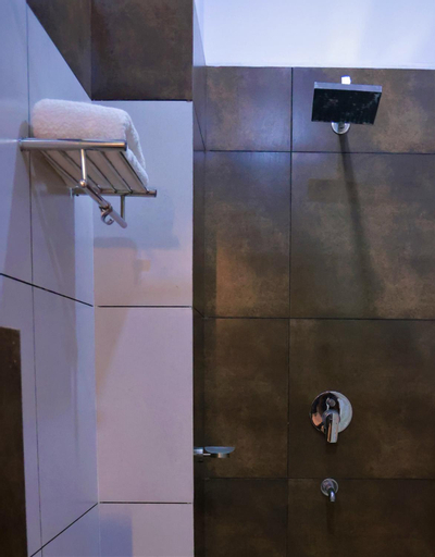 Bathroom 17