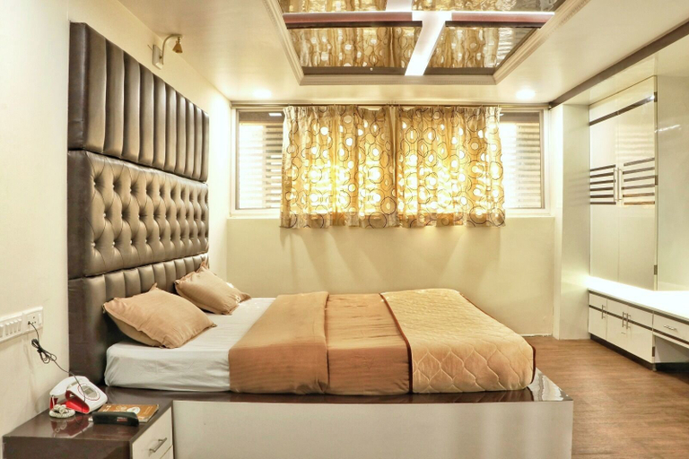 Bedroom 2, DeSanthosh Residency, The Nilgiris