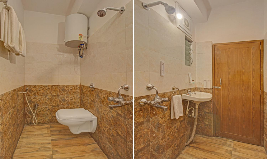 Bathroom 5, HOTEL ROYAL CROWNE, North 24 Parganas