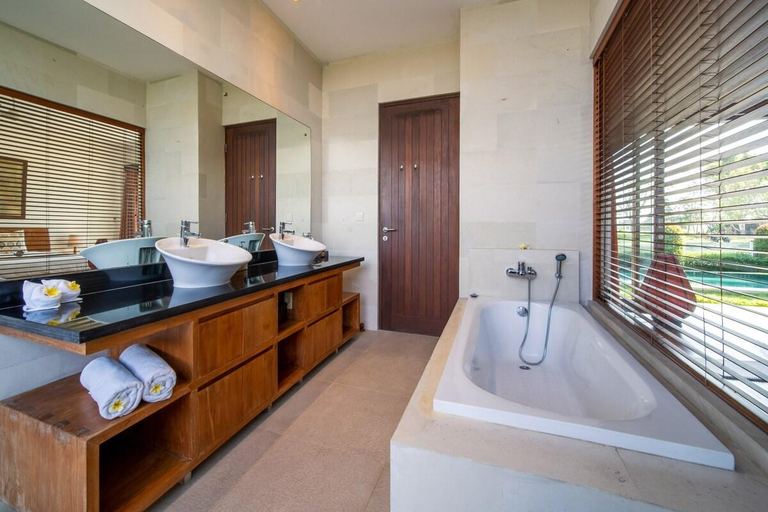 Bathroom 3, Villa Fajar Canggu, Badung